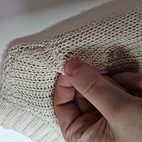 American Eagle small cream sweater - Picture 5 of 7